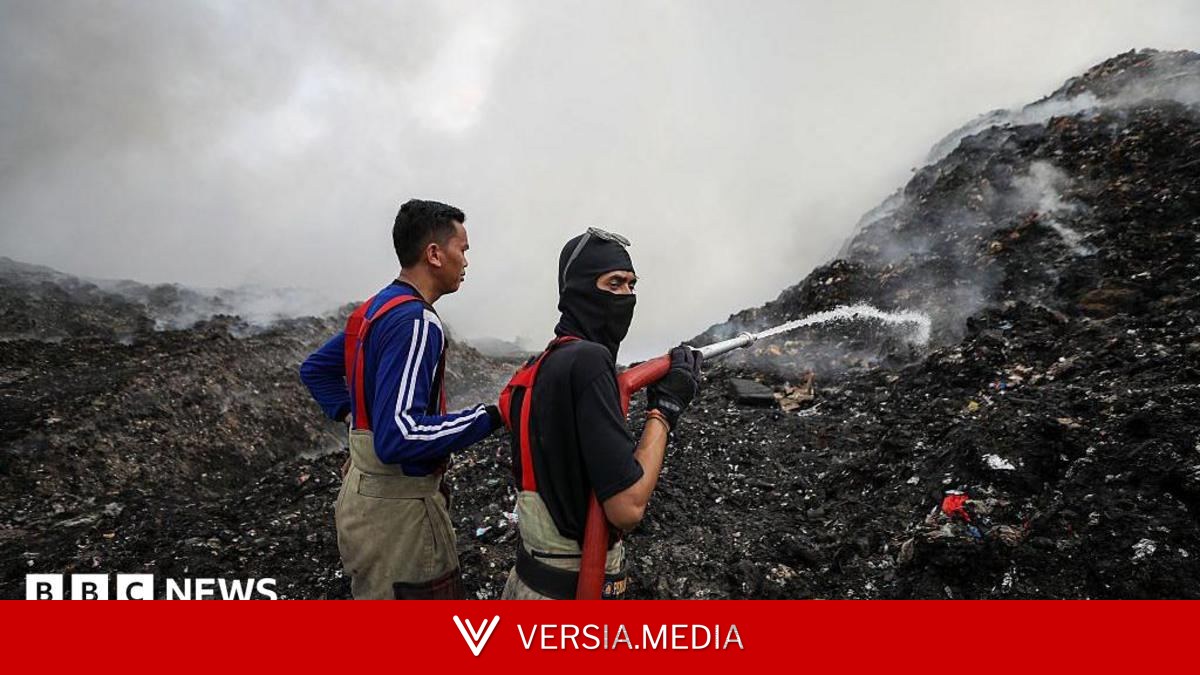A mountain of rubbish in Indonesia has been on fire for more than a week