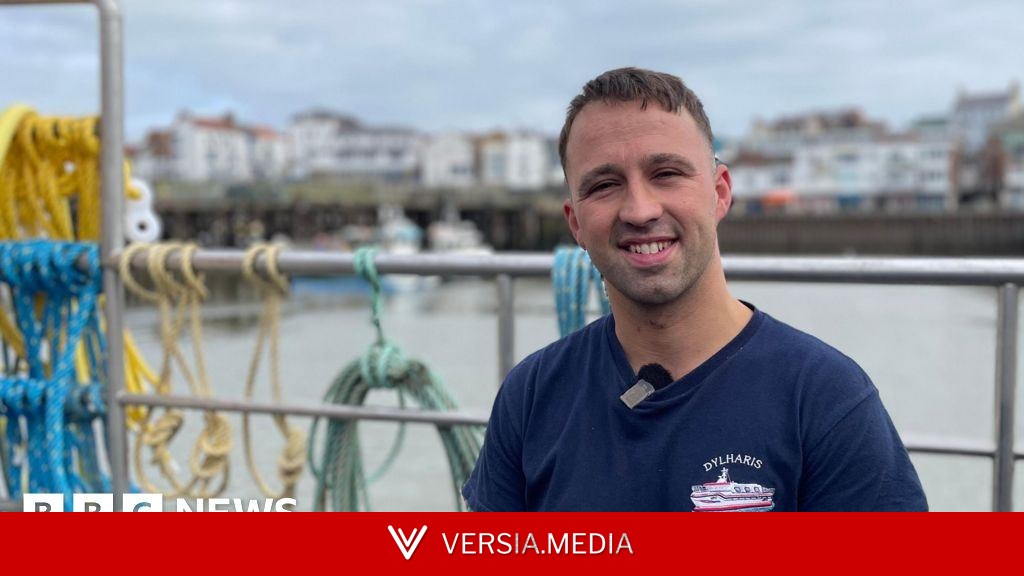 Escape hatches on lobster pots protect marine life