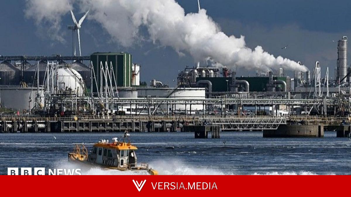 Pressure builds on Europe's biggest port to be greener